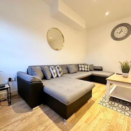 Large 4 Bedroom Home, Close To Leeds City Centre Gasthuis *